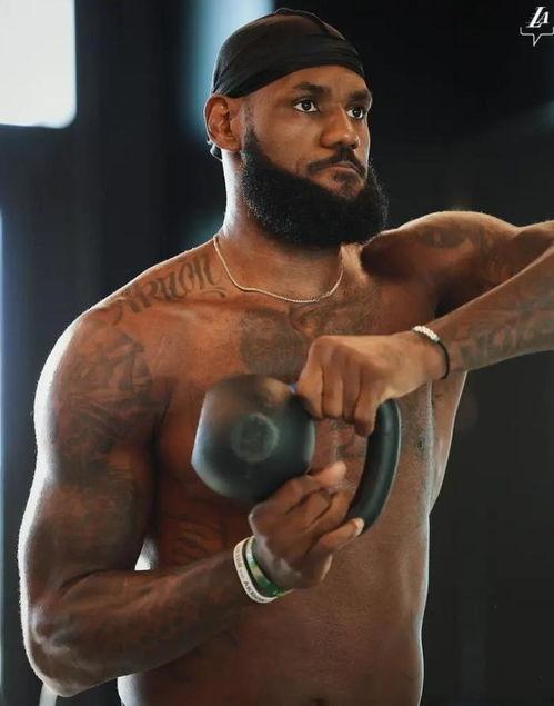 詹姆斯爆料里弗斯视频,揭秘NBA名帅的严苛训练秘诀