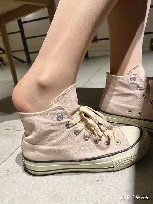 帆布鞋丝袜味道特别大,揭秘帆布鞋丝袜异味之谜