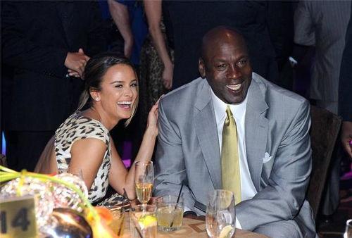 辛贾 伊沙维的老公,揭秘明星老公背后的故事