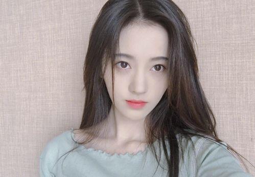 爱豆吃瓜娱乐酱鞠婧祎,爱豆吃瓜娱乐酱，揭秘明星幕后生活”